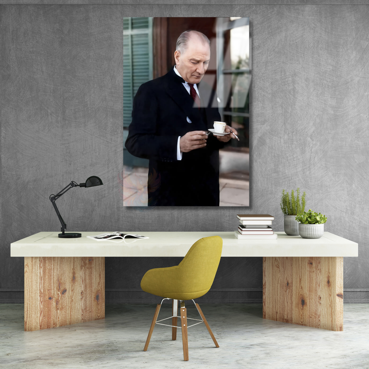 Renklendirilmiş Atatürk Cam Tablo Modeli Kahve İçen Atatürk Dikey Duvar Tablosu Ofis Ev Dekoru