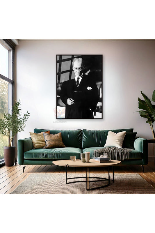 Siyah Beyaz Atatürk Portresi Metal Çerçeveli Cam Tablo Mustafa Kemal Atatürk Tablo Ev Ofis Dekoru