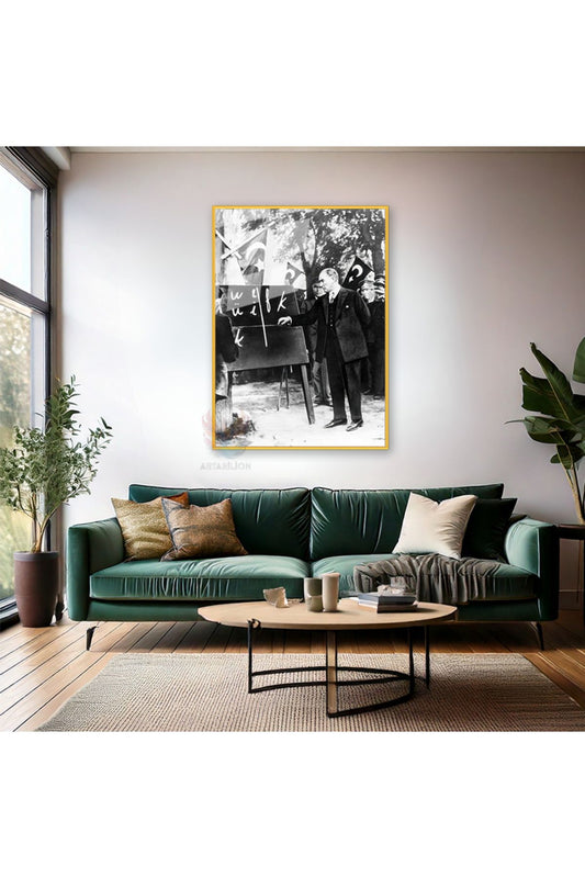 Atatürk Baş Öğretmen Metal Çerçeveli Cam Tablo Dikey Duvar Tablosu Okul Ofis Tablosu
