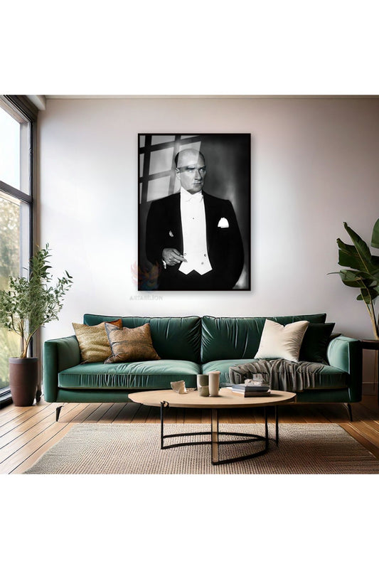 Mustafa Kemal Atatürk Siyah Beyaz Metal Çerçeveli Cam Tablo Dikey Duvar Tablosu Ev Ofis Tablosu