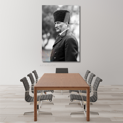 Siyah Beyaz Görsel Atatürk Cam Tablo Modeli Dikey Duvar Tablosu Ofis Ev Dekoru