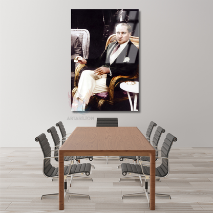 Kahve İçen Atatürk Görseli Renkli Atatürk Tablosu Dikey Cam Ev Ofis Tablosu